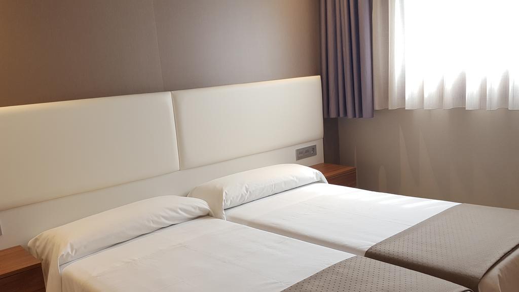Hotel La De Roces